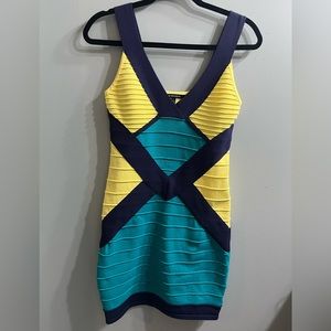 Form-fitting dress! Super comfortable and flattering!😍
